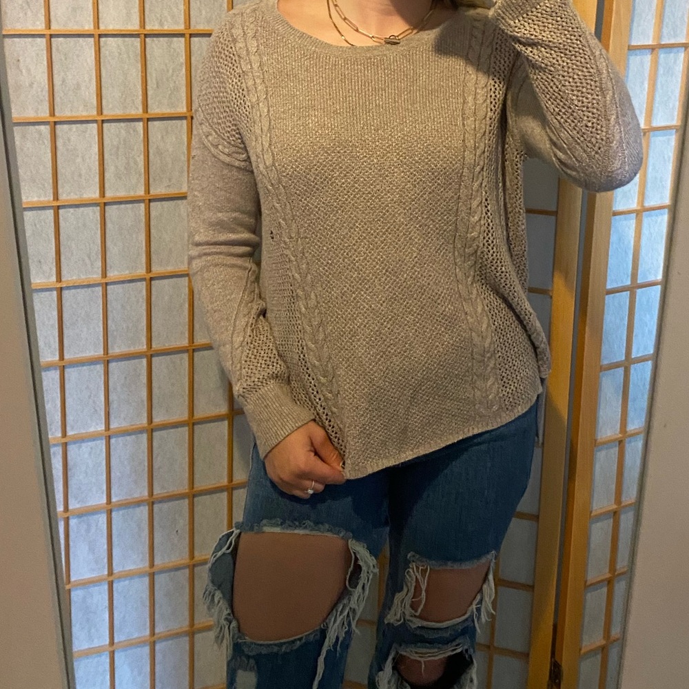 Light brown/beige colored American Eagle sweater. Size medium.